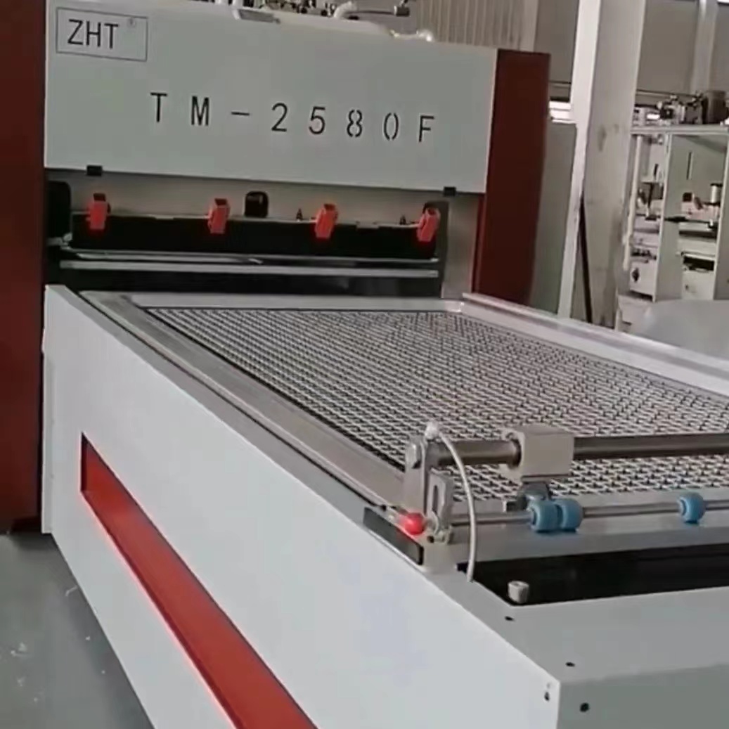 PVC film laminating machine with pin on the door MDF panel 